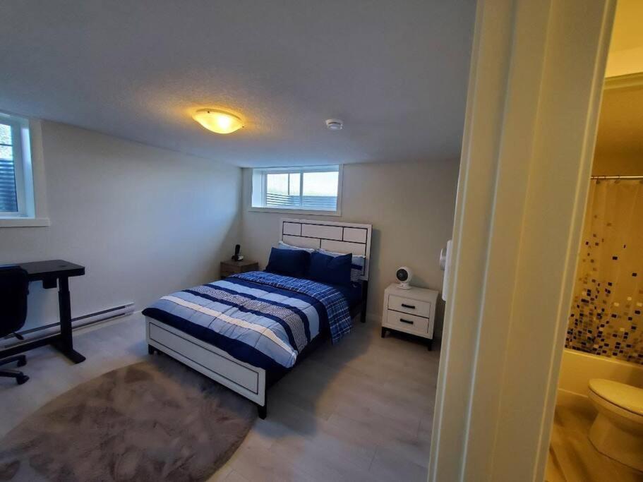 YYC Cozy Rockland Park Unit+Parking 아파트 외부 사진