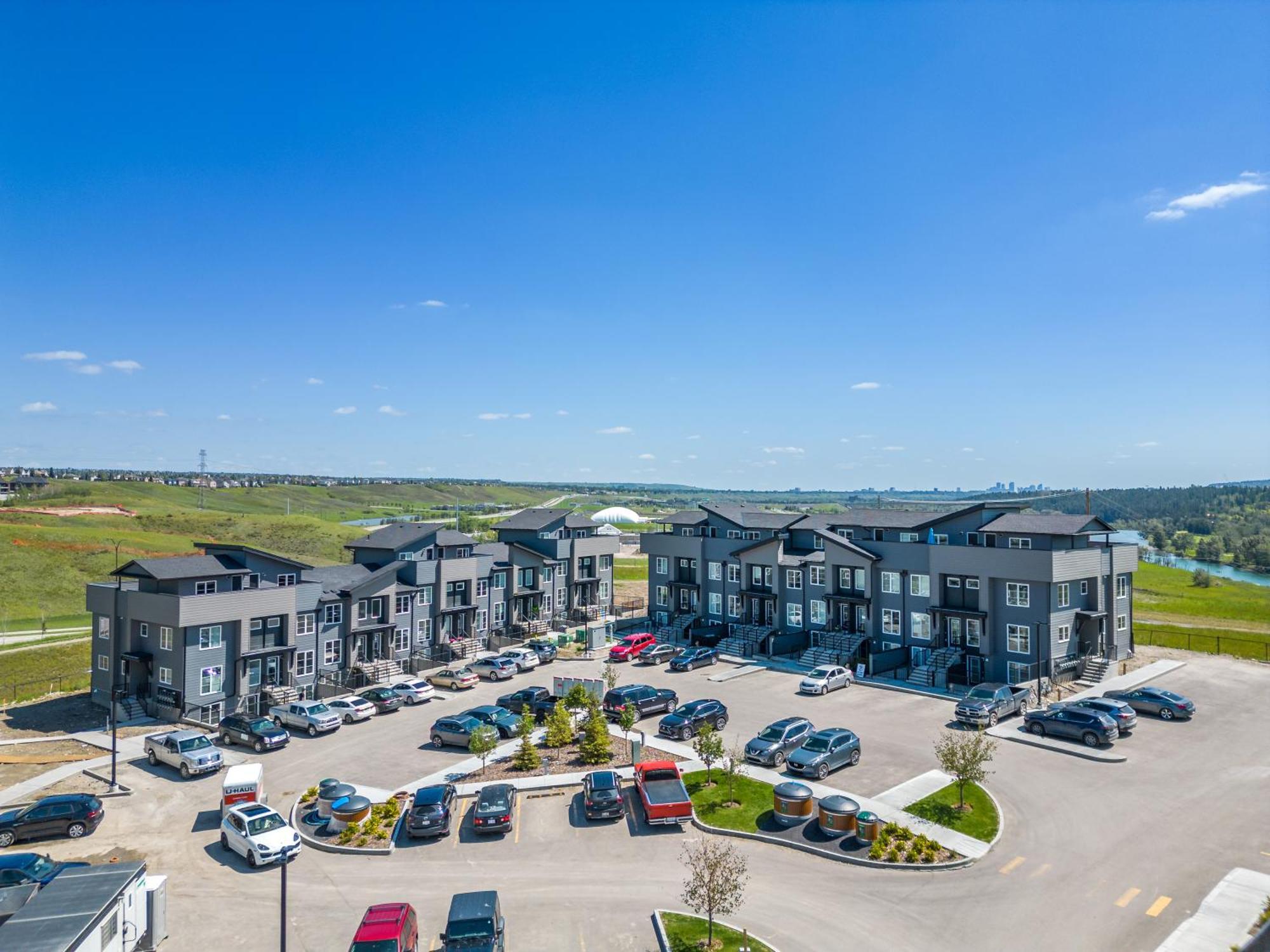 YYC Cozy Rockland Park Unit+Parking 아파트 외부 사진