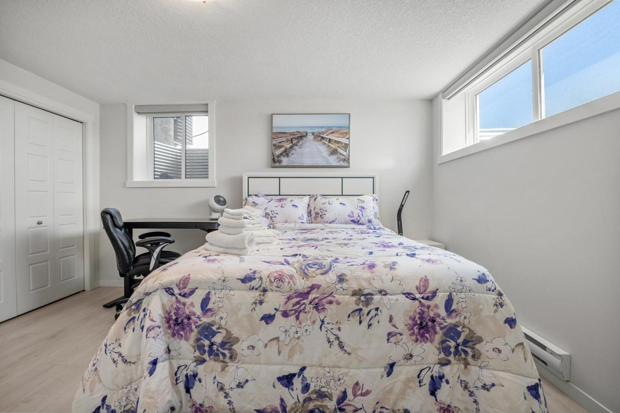 YYC Cozy Rockland Park Unit+Parking 아파트 외부 사진