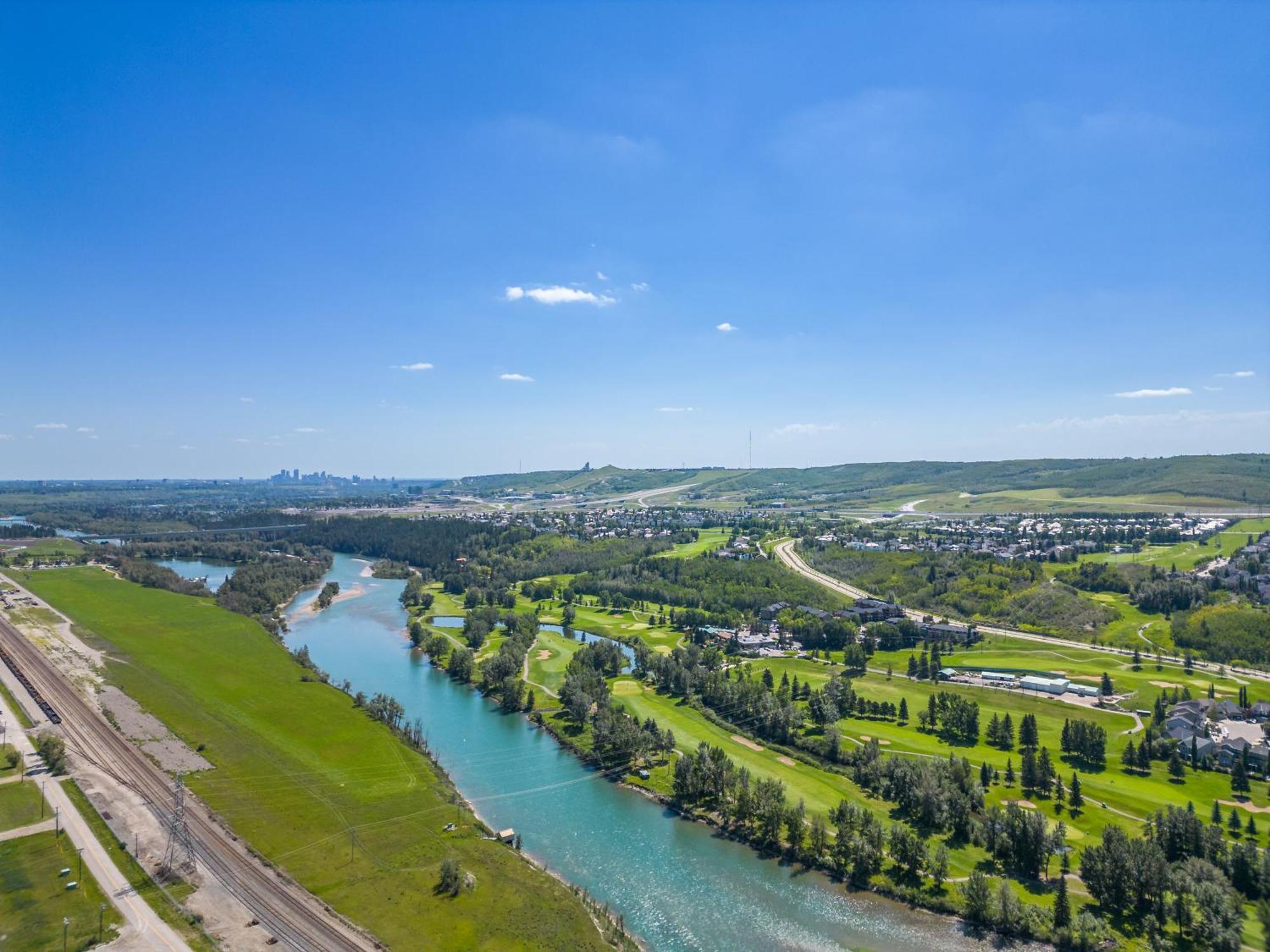 YYC Cozy Rockland Park Unit+Parking 아파트 외부 사진