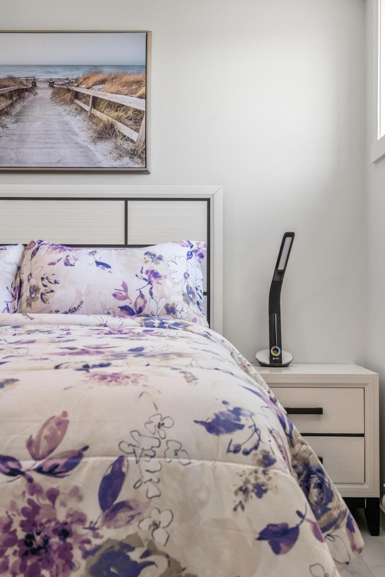 YYC Cozy Rockland Park Unit+Parking 아파트 외부 사진