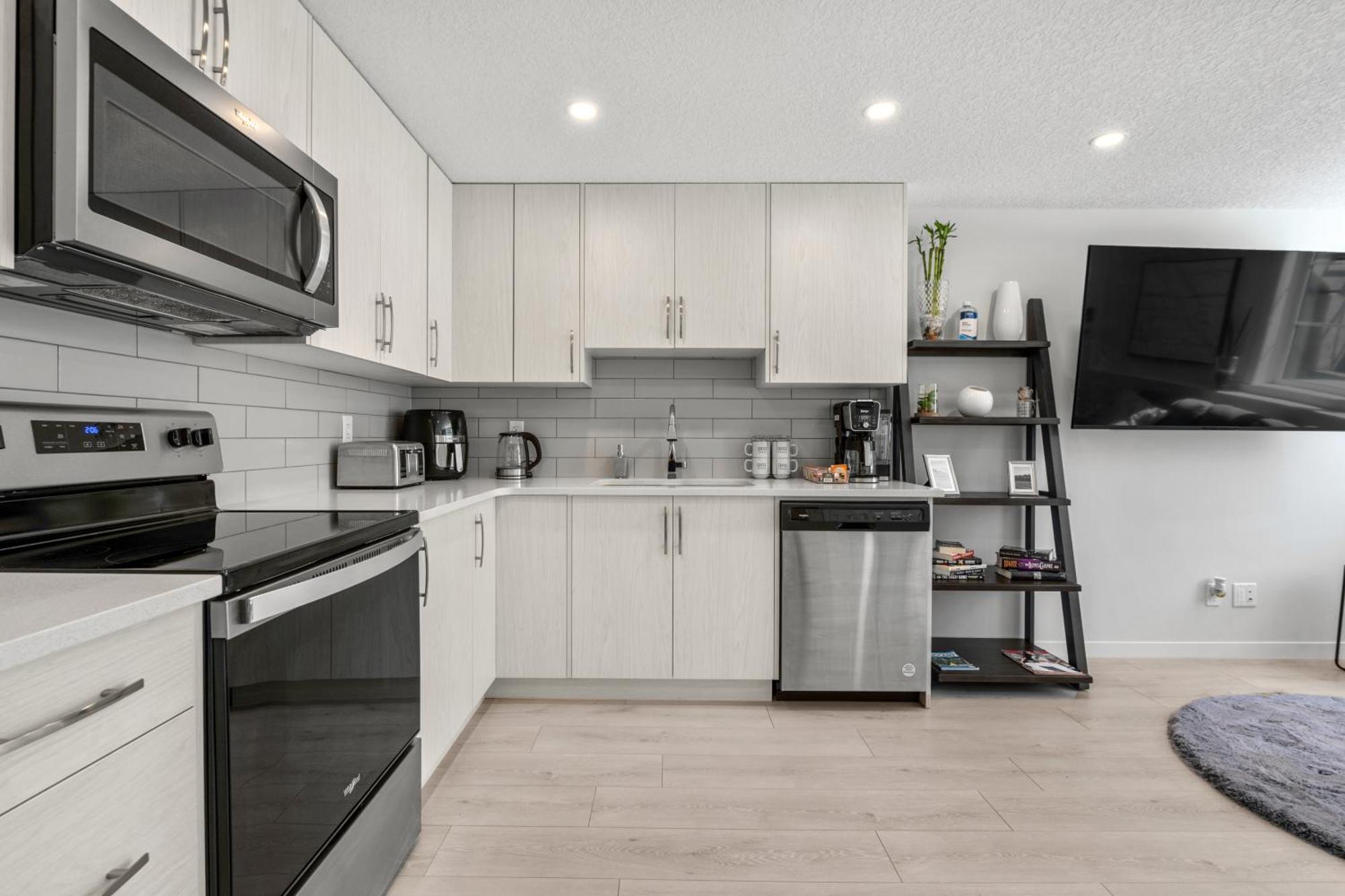 YYC Cozy Rockland Park Unit+Parking 아파트 외부 사진