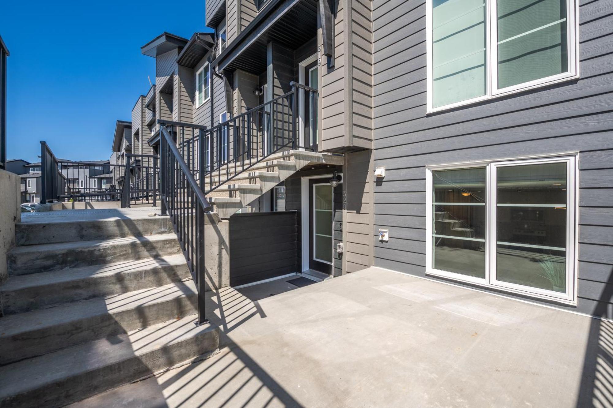 YYC Cozy Rockland Park Unit+Parking 아파트 외부 사진